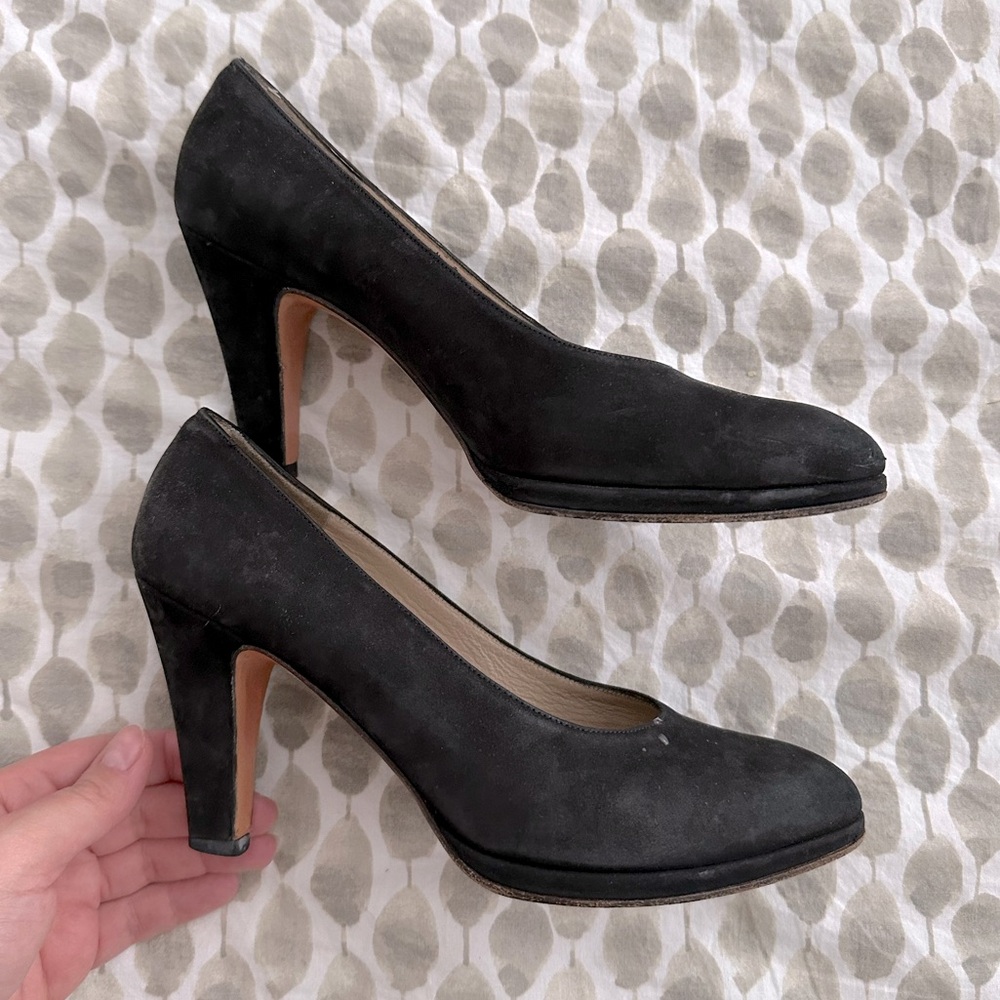 Salvatore Ferragamo suede pumps 6